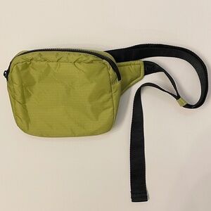 Baggu Puffy Fanny Pack in Pistachio NWOT